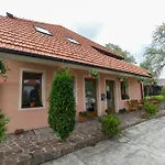Πανσιόν Na Spicaku 3*